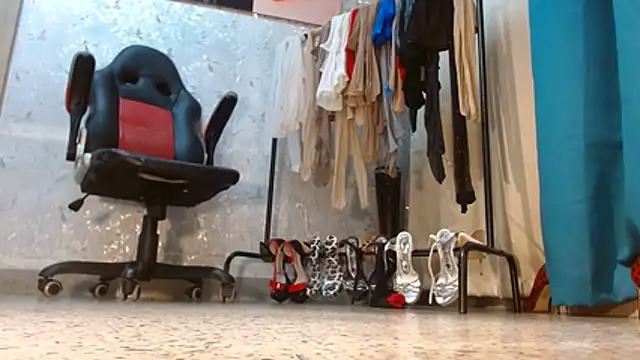 Samantabrown_ Show in webcam