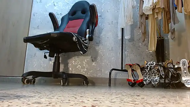 Samantabrown_: διαδικτυακό σόου στην κάμερα