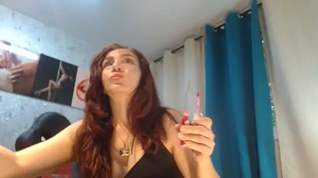 Chat XXX en directo de Samantabrown_