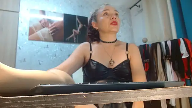 XXX chat uživo modela Samantabrown_