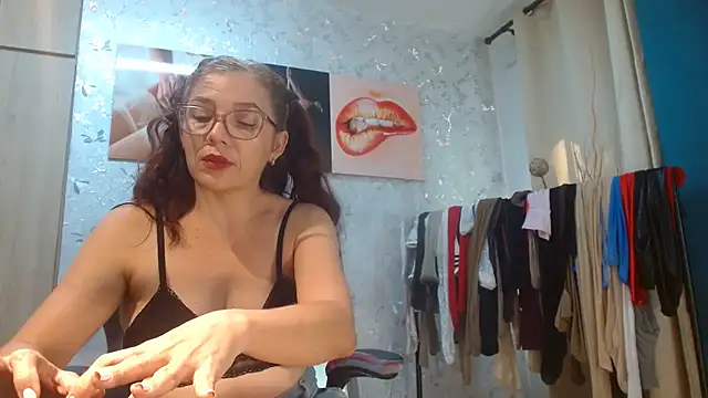 Samantabrown_ Adlı Modelin Canlı XXX Sohbeti
