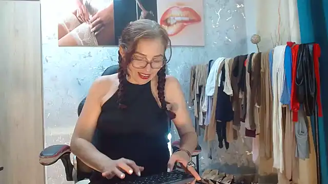 Chat +18 de Samantabrown_ ao vivo