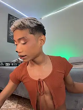 alejo_cute webkamerás műsora
