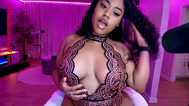 הופעת וובקאם של BriannaBrave