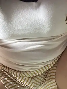Milk_Mom99 在線直播表演