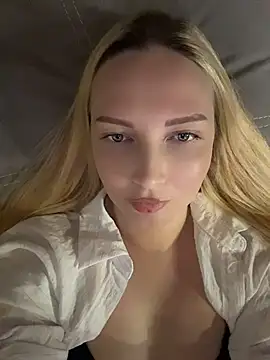 Show modela Aleksandrakis na web-kameri