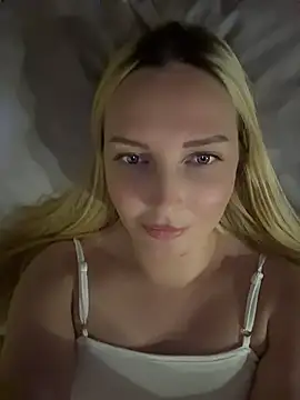 Show modela Aleksandrakis na web-kameri