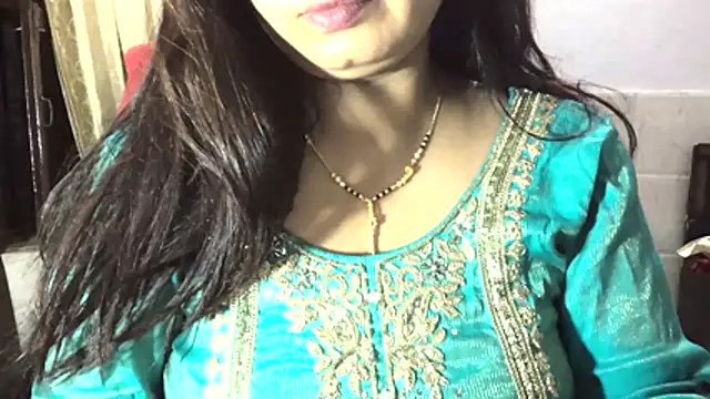 Rasili_rasmi1286 Adlı Modelin Canlı XXX Sohbeti