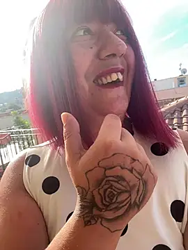 הופעת וובקאם של SinfulMarkedQueens