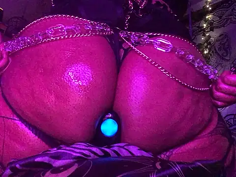 Sexy_ebony_BunNey's Webcam Show
