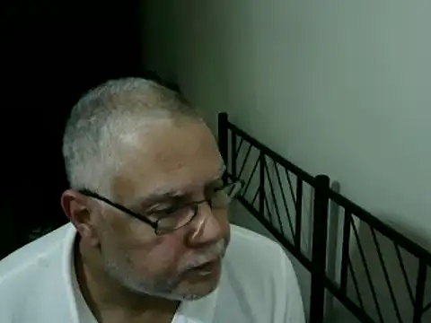 Show modela 100Tauros na web-kameri