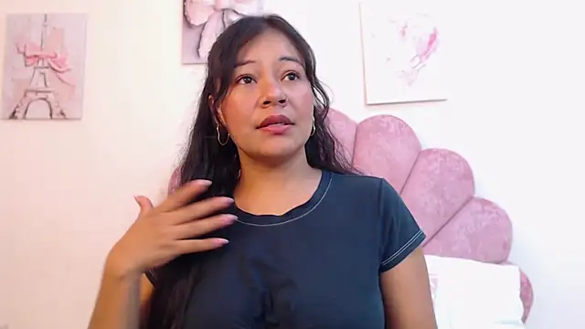 MilaaAdams 即時 XXX 聊天