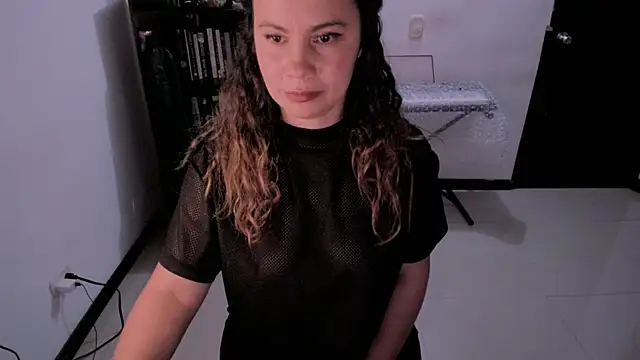 gigi_stephans Adlı Modelin Canlı XXX Sohbeti
