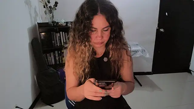 Chat +18 de gigi_stephans ao vivo