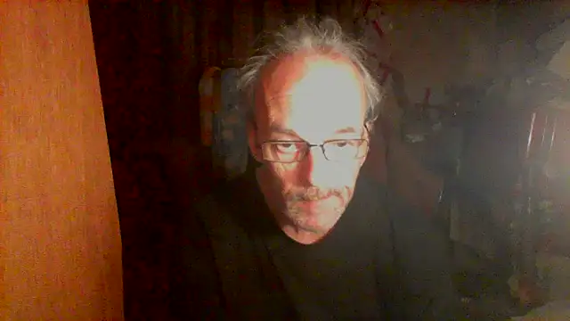 nice6incs Show in webcam