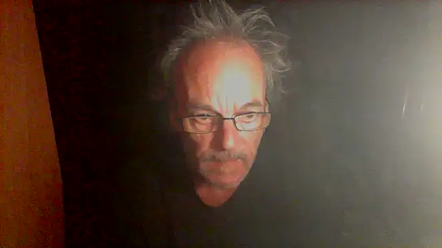 nice6incs Show in webcam