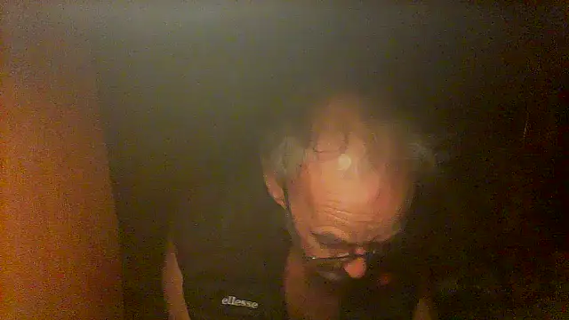 nice6incs Show in webcam
