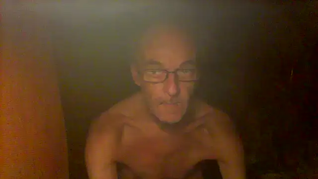 nice6incs Show in webcam