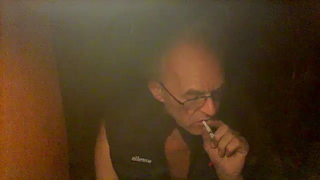 nice6incs Show in webcam