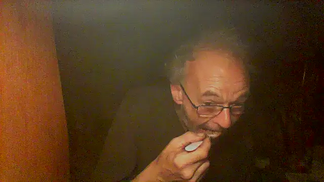 nice6incs Show in webcam