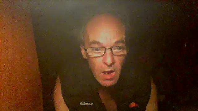 nice6incs Show in webcam