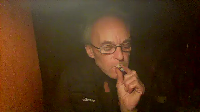 nice6incs Show in webcam