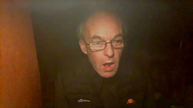 nice6incs Show in webcam