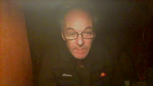 nice6incs Show in webcam