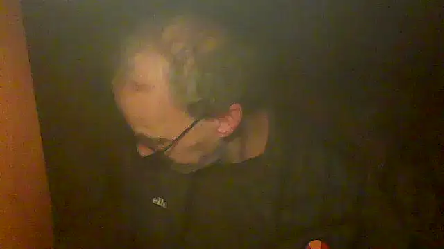 nice6incs Show in webcam