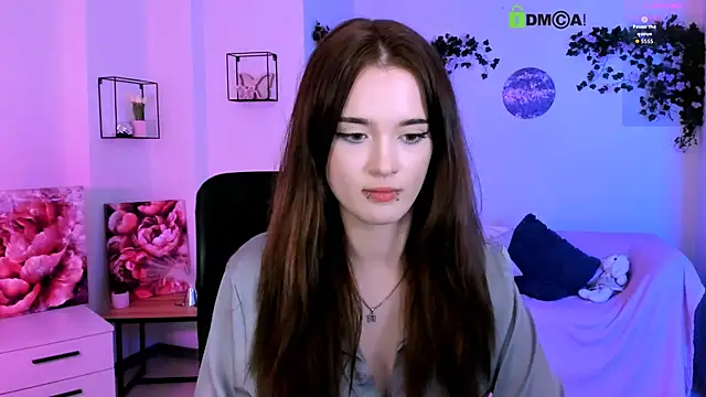 liana_kisses' Webcam Show