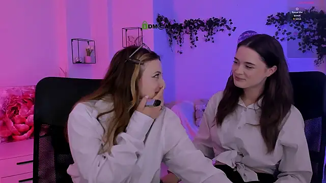 Вебкам-шоу liana_kisses