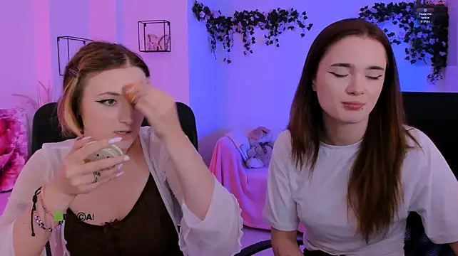 Вебкам-шоу liana_kisses