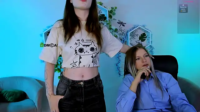 liana_kisses Show in webcam