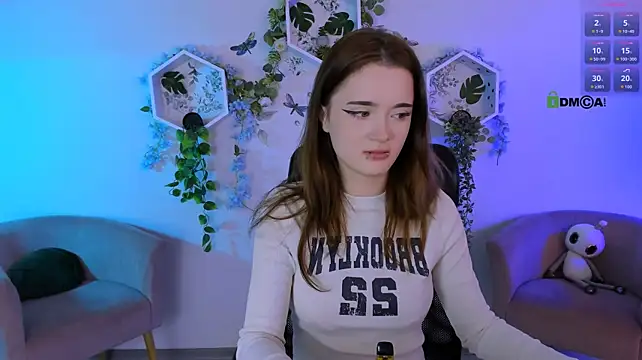 liana_kisses élő XXX-chatje