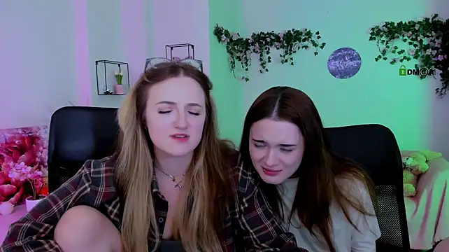 Вебкам-шоу liana_kisses