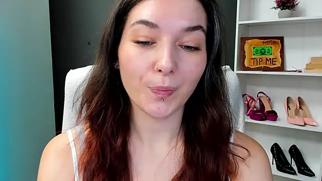 Chat +18 de Meagn_Extasy ao vivo