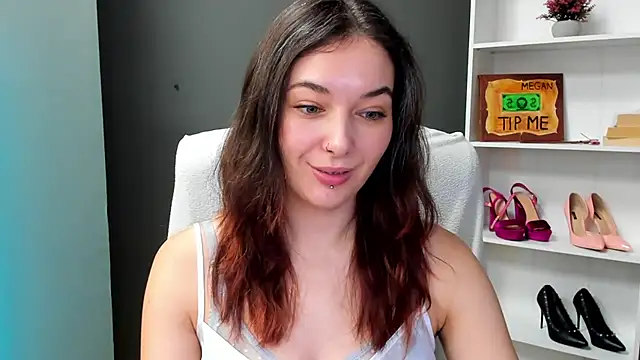 Chat +18 de Meagn_Extasy ao vivo