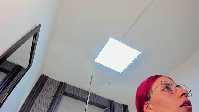 selene_red_ live XXX chat
