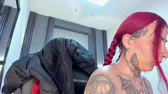 selene_red_'s Live XXX Chat