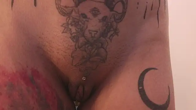 XXX chat uživo modela selene_red_