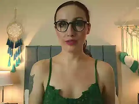 IberianMoonMK's Live XXX Chat