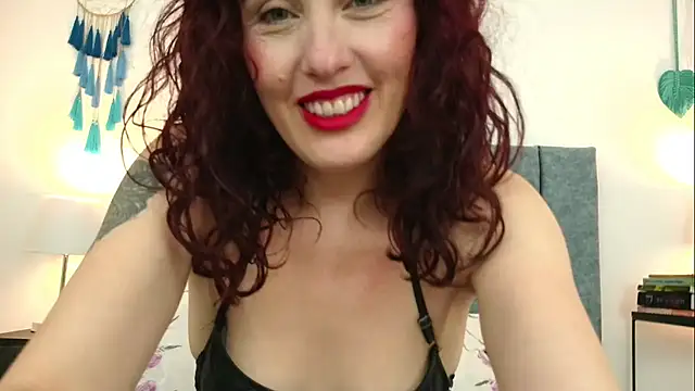 IberianMoonMK's Live XXX Chat