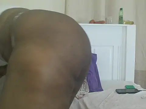 African_Bigjuicyass' Live XXX Chat