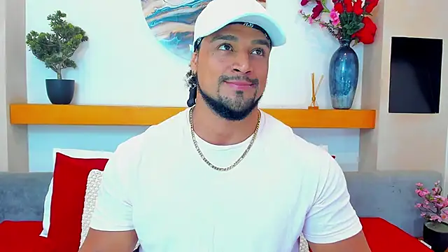 Show modela MikeEstevess na web-kameri