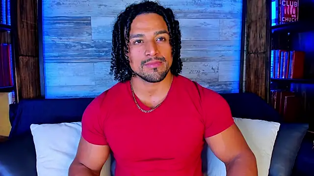 Show modela MikeEstevess na web-kameri