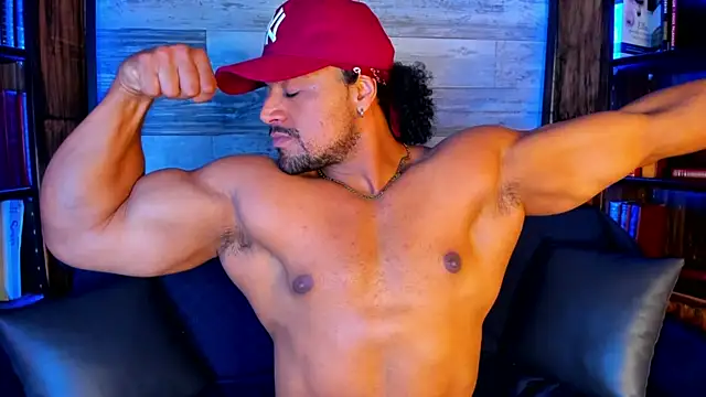 Show modela MikeEstevess na web-kameri