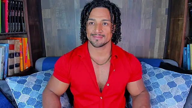 MikeEstevess Show in webcam