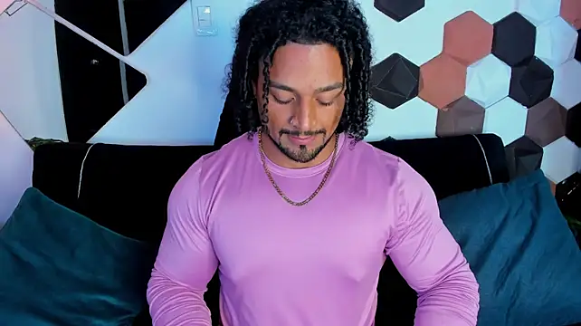 Show modela MikeEstevess na web-kameri