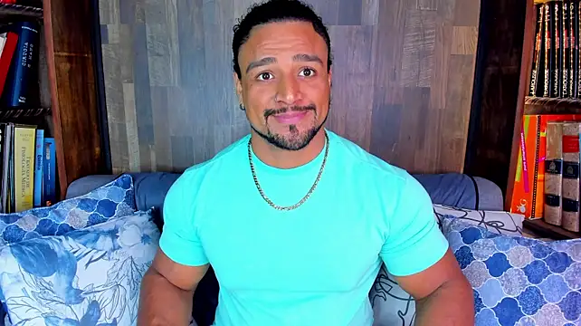 Show modela MikeEstevess na web-kameri