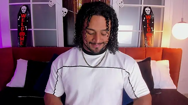 MikeEstevess webkamerás műsora